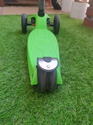 Patinete Micro Verde Manillar Ajustable