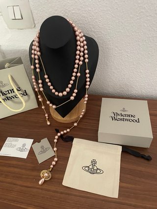 Collar Vivienne Westwood Perlas Rosas