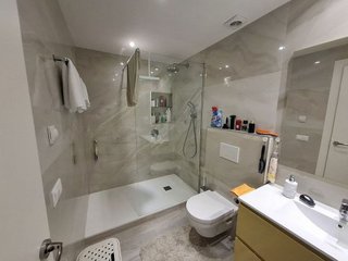 Piso en venta en Playa de la Fontanilla en Marbella