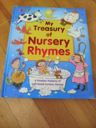 Libro en inglés: My treasure of nursery rhymes.
