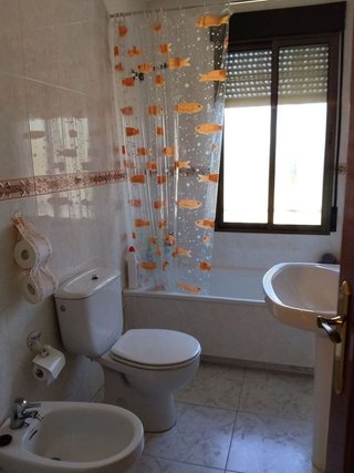 Casa adosada en venta en Alcazarén