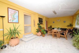 Chalet en venta en Urbanizaciones en Llíria
