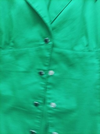 Blusa verde con lazo