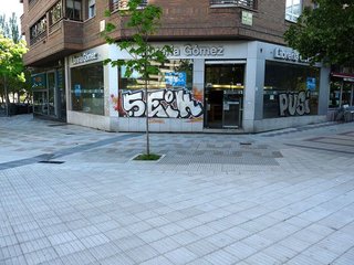 Local comercial en alquiler en Ermitagaña - Mendebaldea en Pamplona