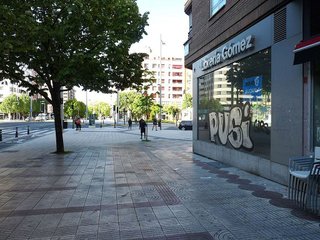 Local comercial en alquiler en Ermitagaña - Mendebaldea en Pamplona
