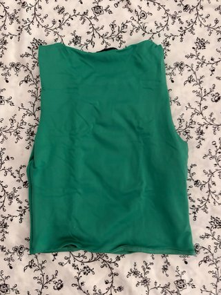 Top verde sin mangas