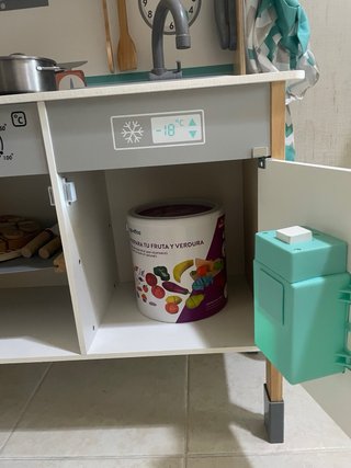 Cocinita de juguete de madera