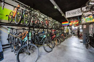 Local comercial en venta en Zona Puerto Deportivo en Fuengirola