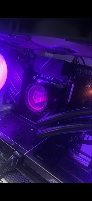 PC Gaming MSI con RGB