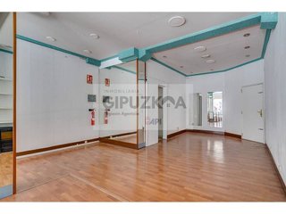 Local comercial en venta en Gros en San Sebastián-Donostia