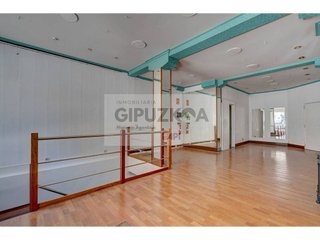 Local comercial en venta en Gros en San Sebastián-Donostia