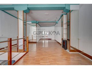 Local comercial en venta en Gros en San Sebastián-Donostia