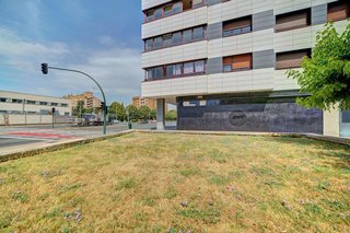 Local comercial en venta en Ermitagaña - Mendebaldea en Pamplona
