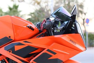 KTM RC125 2024 Naranja y Negra