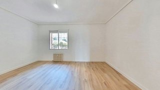 Piso en venta en Cuatro Caminos en Madrid
