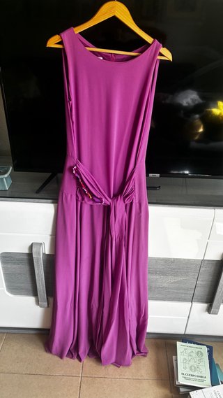 Vestido largo rosa con cinturón