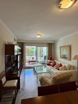 Piso en venta en La Dama de Noche-La Alzambra en Marbella