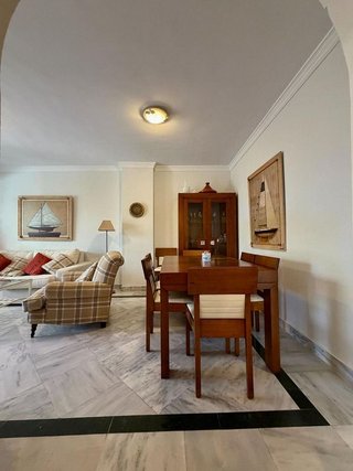 Piso en venta en La Dama de Noche-La Alzambra en Marbella