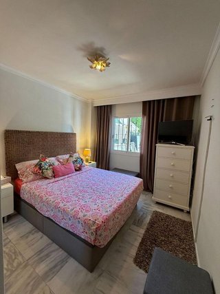 Piso en venta en La Dama de Noche-La Alzambra en Marbella