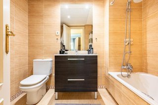 Piso en venta en La Dama de Noche-La Alzambra en Marbella