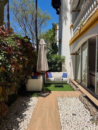 Piso en venta en La Dama de Noche-La Alzambra en Marbella