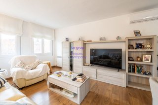 Piso en venta en Santa Eugènia en Girona