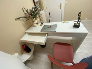 Mesa de oficina blanca