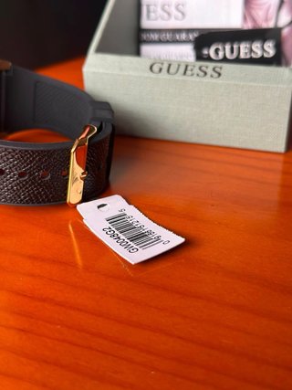 Reloj Guess Dorado y Negro con Cristales