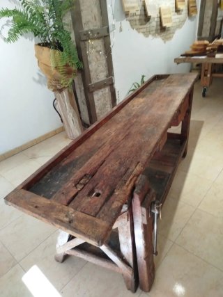 Banco de carpintero antiguo restaurado