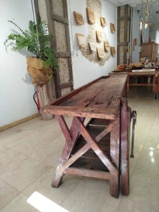 Banco de carpintero antiguo restaurado