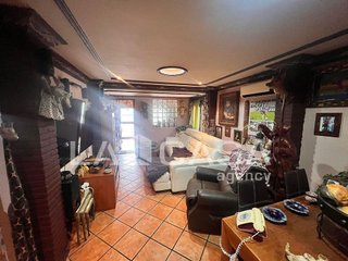 Chalet en venta en La Granja-La Colina-Los Pastores en Algeciras