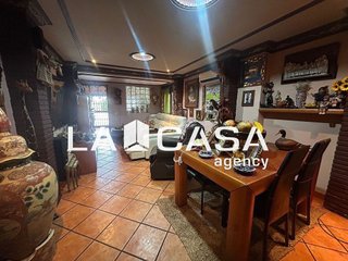 Chalet en venta en La Granja-La Colina-Los Pastores en Algeciras