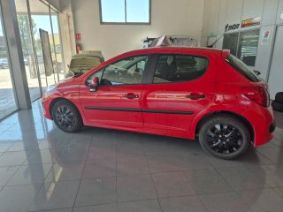 Peugeot 207 2006
