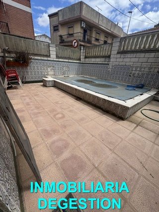 Casa adosada en venta en Zona Hospital en Linares