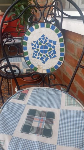 Mesa y 4 Sillas Forja Diseño Cerámica