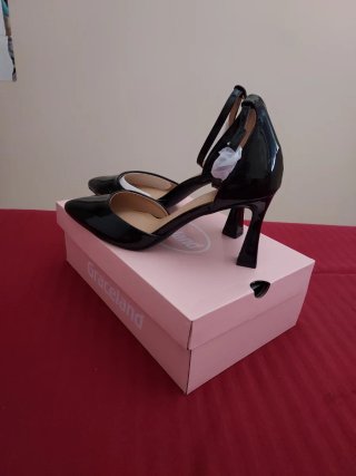 Zapatos charol negros Graceland T.41