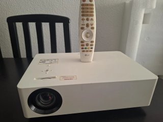 Proyector LG HU70LS Blanco incluye Pantalla eléctr