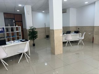 Local comercial en alquiler en Carranque - Haza Cuevas en Málaga