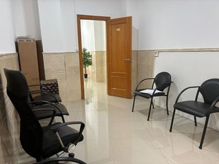 Local comercial en alquiler en Carranque - Haza Cuevas en Málaga