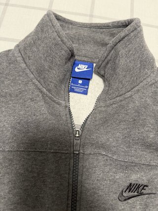 Conjunto deportivo Nike gris poco uso