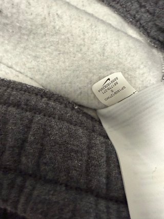 Conjunto deportivo Nike gris poco uso