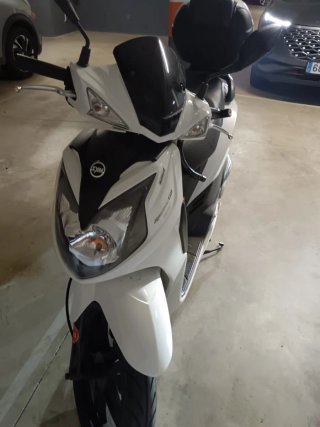 Moto Scooter 125cc Blanca 5000km