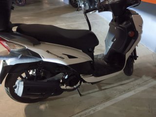 Moto Scooter 125cc Blanca 5000km