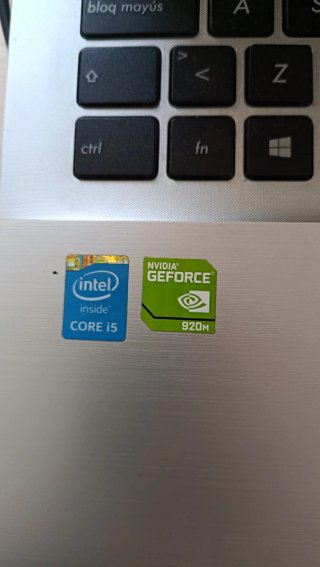 Portátil Asus F555L