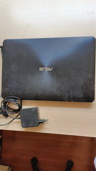 Portátil Asus F555L