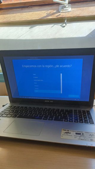 Portátil Asus F555L