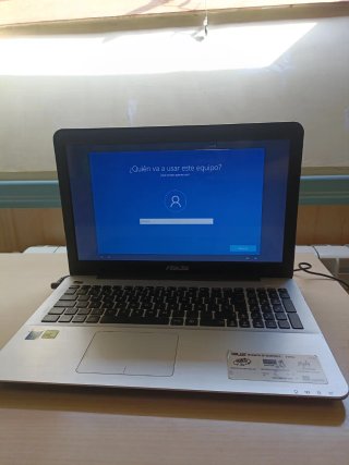 Portátil Asus F555L