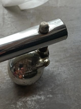 Mesa auxiliar tubular  DISEÑO VINTAGE