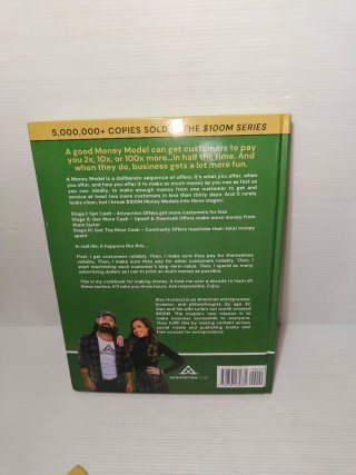 Libro $100M Money Models Alex Hormozi in Inglese