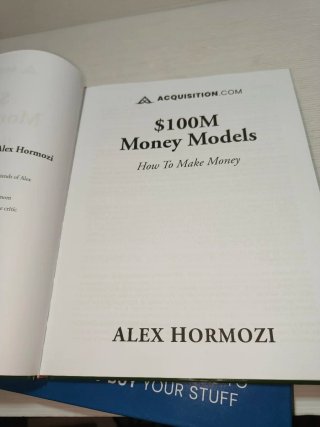 Libro $100M Money Models Alex Hormozi in Inglese